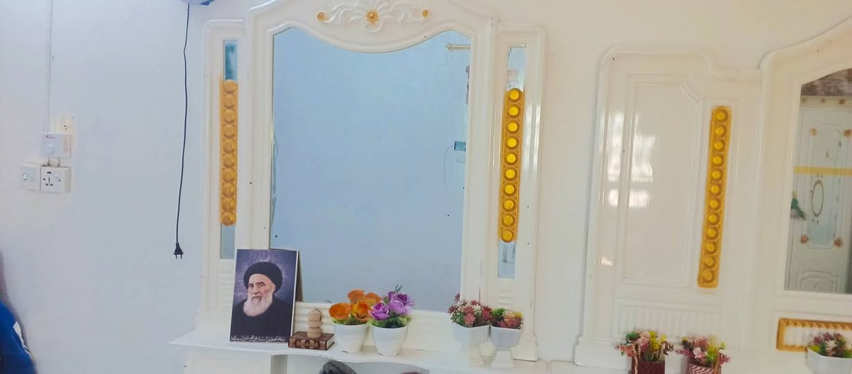 سلام عليكم من رخصت مدير الكروب غرفه خشاب لبيع لمكاني ديوانيه الحمزه شرقي رقم صاحب الغرفه *********** تواصل وياه غرفه 4اشهر نضافه فول غرفه مرتبه سعر يم راعيها  واذا تريد بس علقلي واني اجيك خاص
