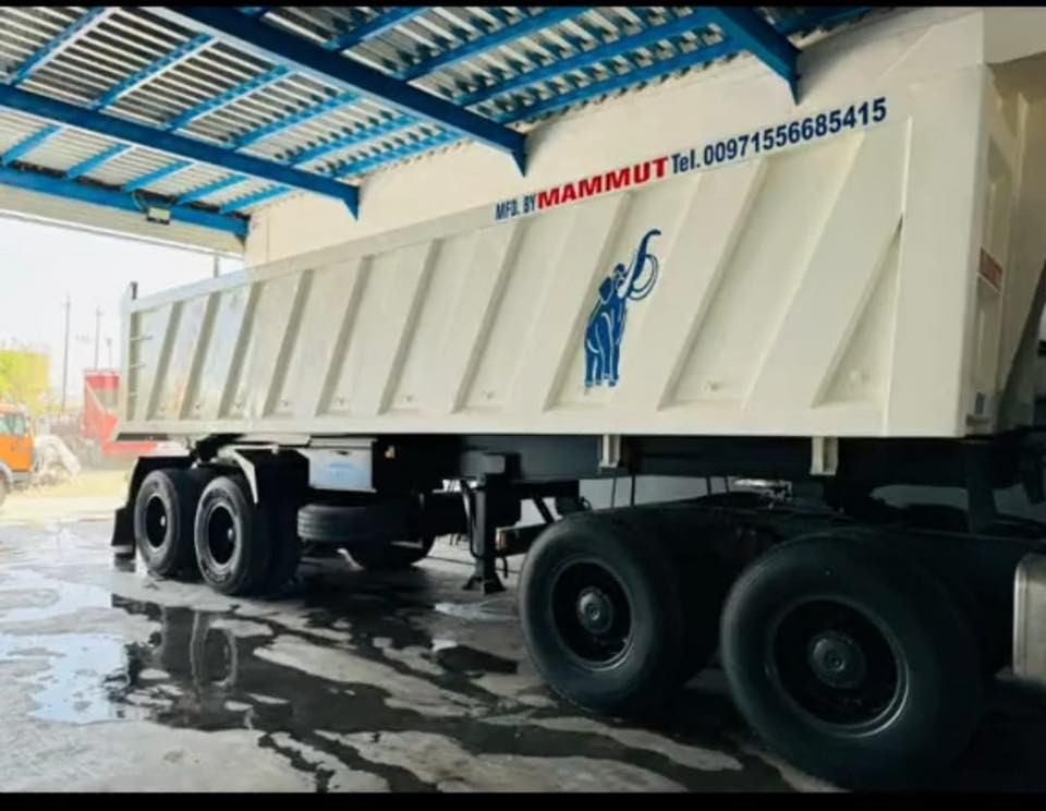 السلام عليكم سياره للبيع مديل 93 مكينه 38 مجموعه جيف قيطان كير 180 فافون عربانه دنكيرين رقم الهاتف ***********
