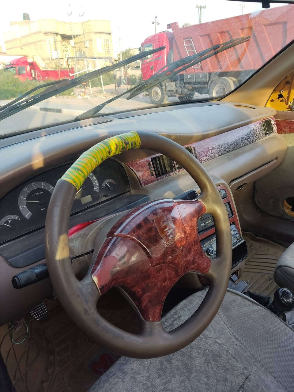 السلام عليكم سياره سمند للبيع مكينه وقير حلوات راعي ما اندله ما واصل له السعر سبعه وبيها مجال للشراي مكاني بصره زبير حي العسكري ***********
