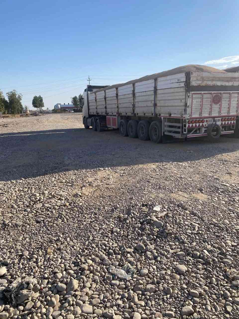 جناب  متحركات لبيع الطول 13 و 60   رتفاع متر ونص  الحاب تفاصيل يتصل ***********
