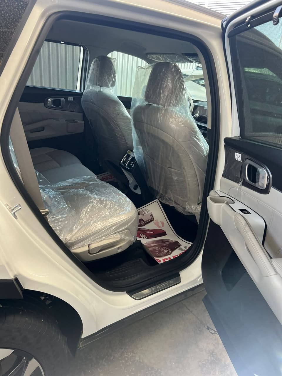 سلام وعليكم
سورنتو2025
الواصفات 
ويل 20
كراسي كهرباء 
باب خلفي كهرباء
كشات تدفئه
صندوك كهرباء الممشه 20000
للاستفسار 
***********
