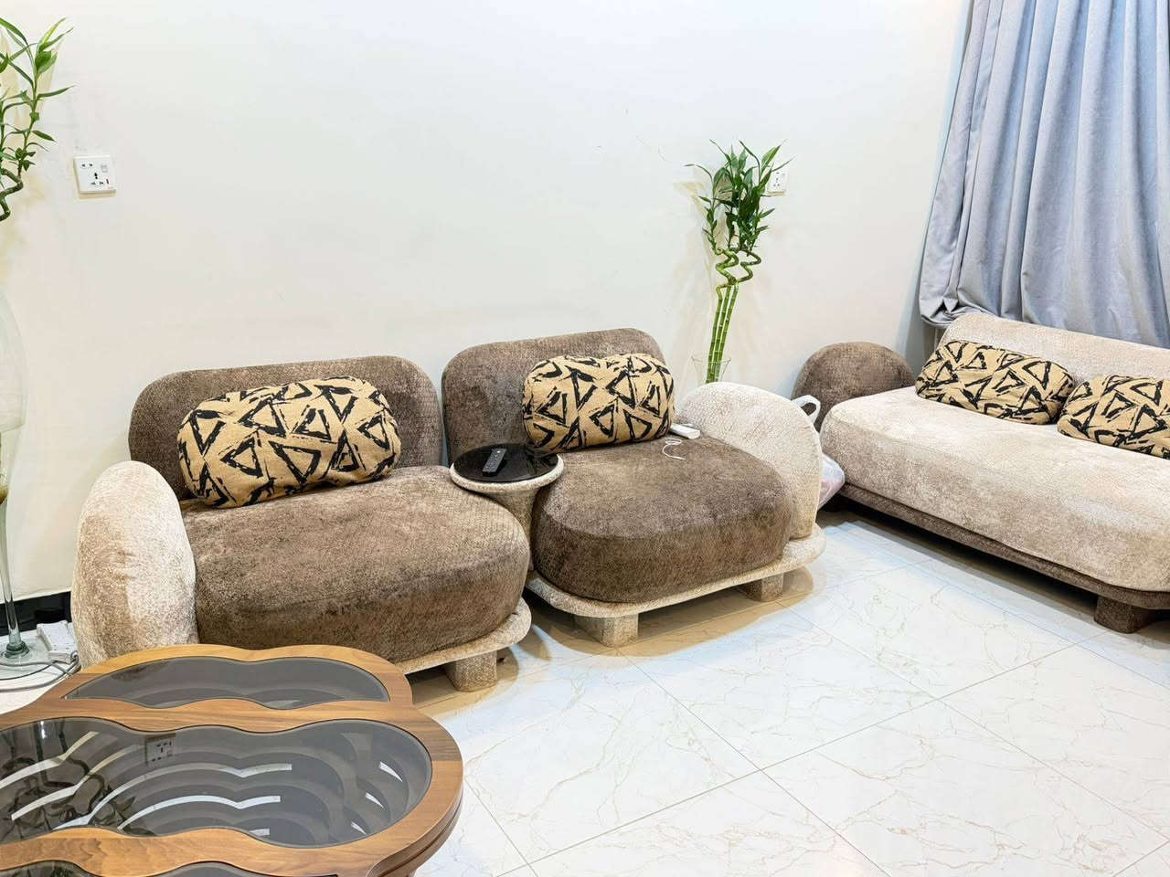 تخم قنفات مستعمل نضافه 100%  مع طبلات وسطيه فقط شغل عراقي درجة اولى سفنج طبي بي السعر 750الف وبي مجال مكاني بغداد تواصل خاص او واتس ***********
