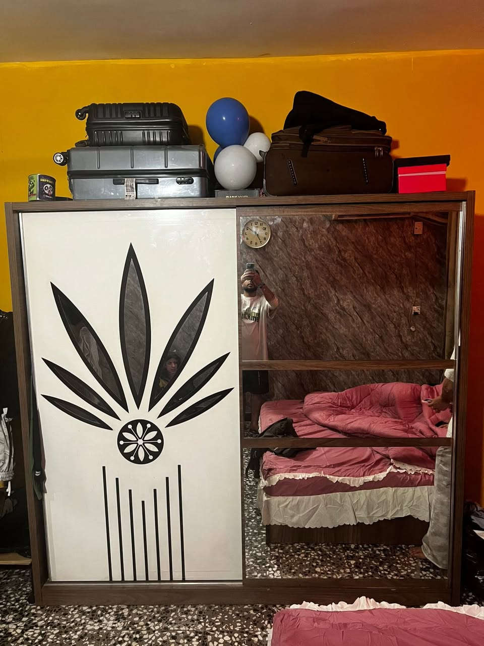 غرفة تركيه اخت الجديده خمس قطع مبيها اي ضرر 
سعرها ٣٠٠ الف 
مكاني السيديه


**إذا كنت صاحب هذا الإعلان وتريد حذفه لأي سبب، رجاءا أرسل رسالة إلى الدعم الفني**