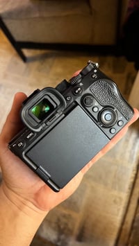 كاميرا سوني للبيع Sony A7 S III مستعملة ونظيفة كلش وياها كيج من شركة س...