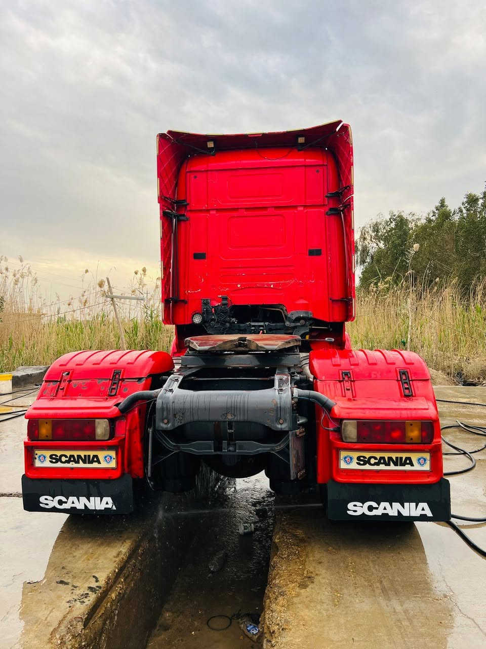 السلام عليكم سكانيا للبيع موديل 2005 سنويه ارقام انكليزي جديد مرسمه براد مكان  مكان السياره واسط تقاطع الزبيديه الاستفسار اكثر الاتصال على الرقم ***********
