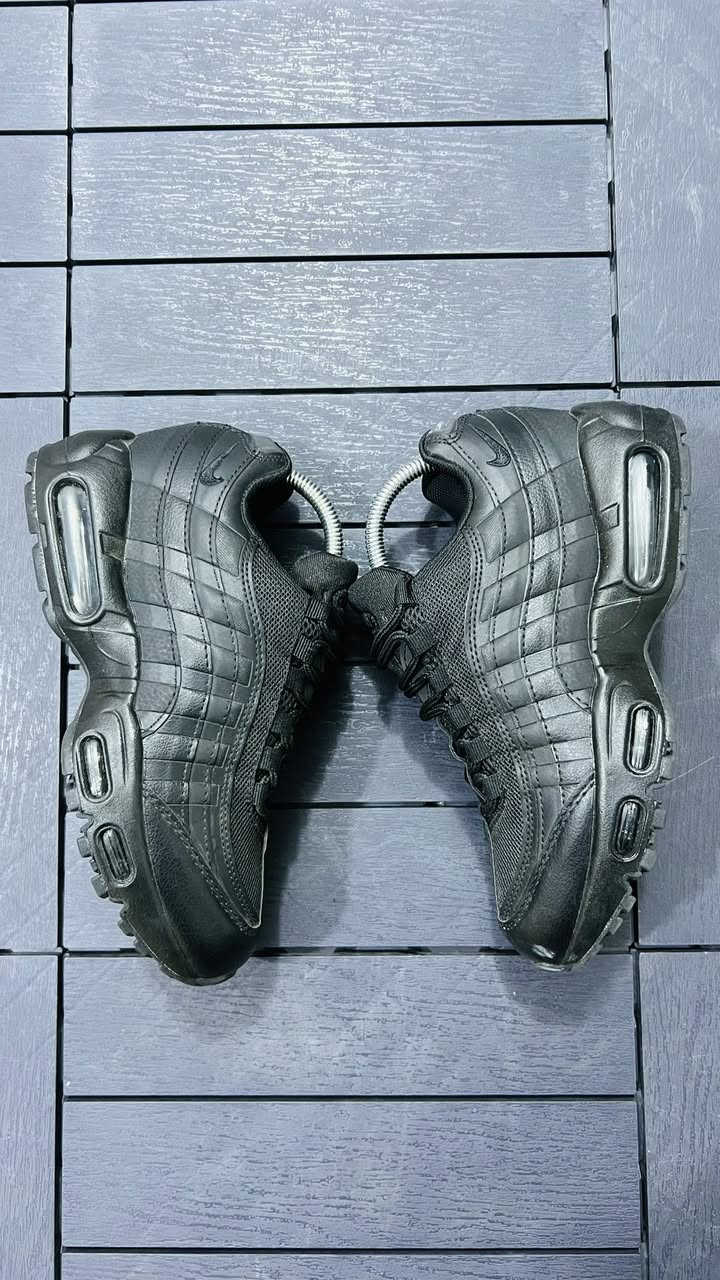 الاسود قياس 44
الابيض قياس 45 
سعر خاص 🔥


**إذا كنت صاحب هذا الإعلان وتريد حذفه لأي سبب، رجاءا أرسل رسالة إلى الدعم الفني**