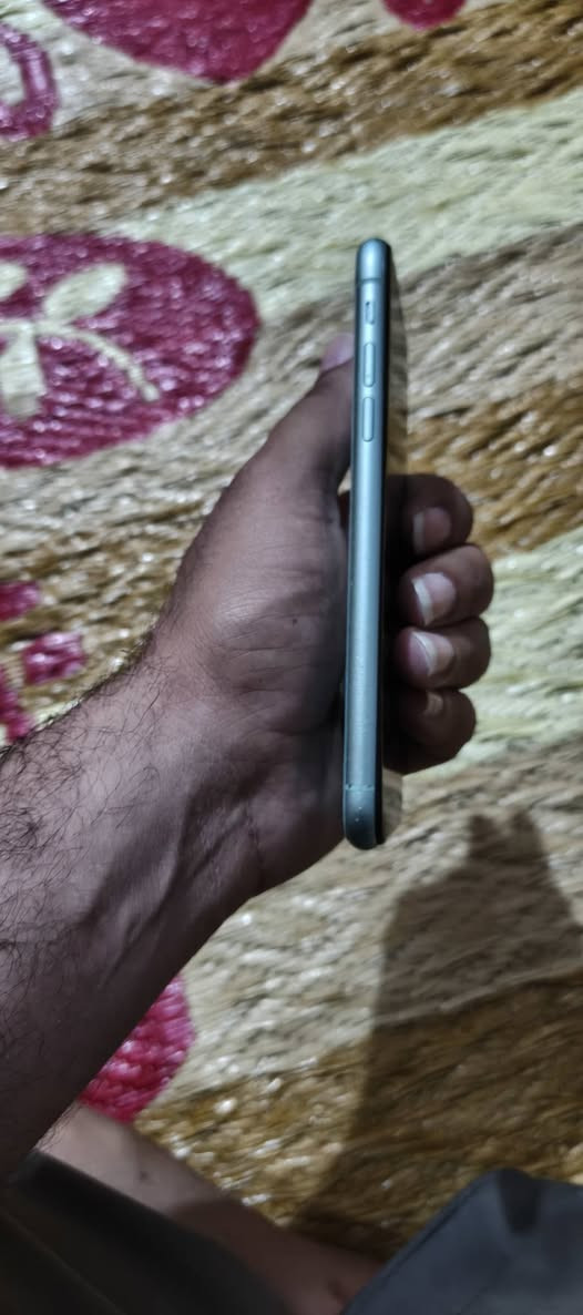 ‏ايفون 11
‏جهاز مبدل شاشه وبطريه فيس تيدي شغال
‏ذاكره 64بطريه 100 فرمت حدث كله شغال
‏بغداد مدينة الصدر  سعر 200
‏وتساب ***********
