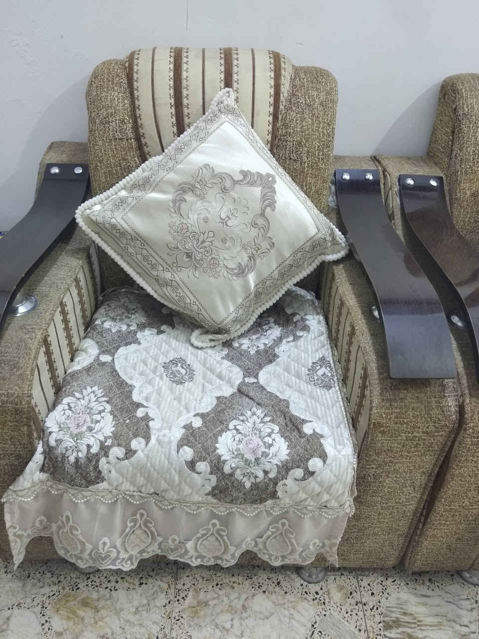 السلام عليكم..تخم عدد (2  )عشر مقاعد للبيع الواحد ب 250 وبي مجال قليل مكان حله شارع 80⭐ ***********
