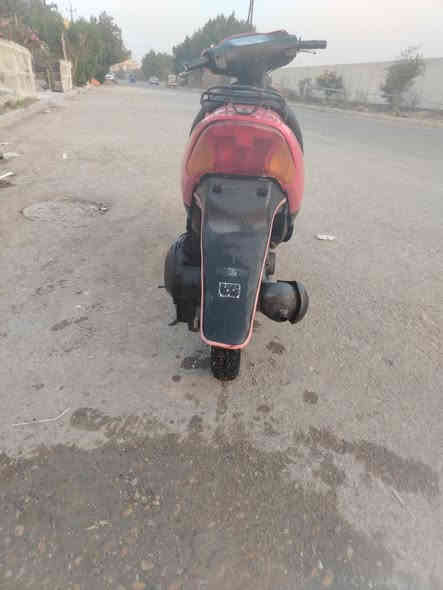 سلام عليكم دراجة للبيع ساسوكي راياضي مفتوح كهربايت كلهة شغالة عدة سلف تجي وتشوف ماناقصهة اي شي سعر 250وبيهة مجال بصيت مكاني لمجر الكبير الرقم***********
