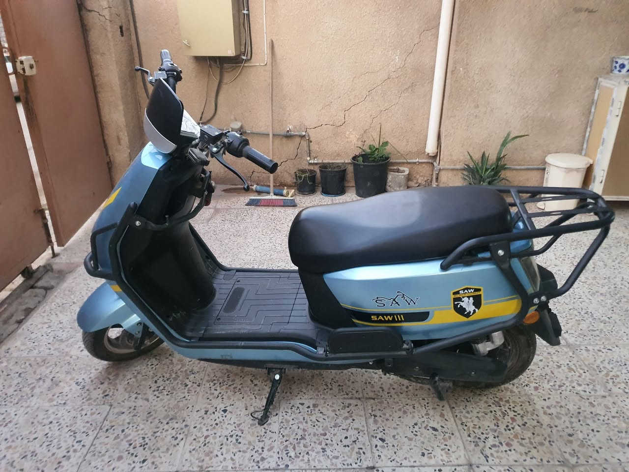 دراجه شحن  saw للبيع مع الملحقات جنطة ومفتاح اضافي 550 الف وبيها مجال مبدل بيها عقل وتصليح ضفيرة للتواصل ***********
