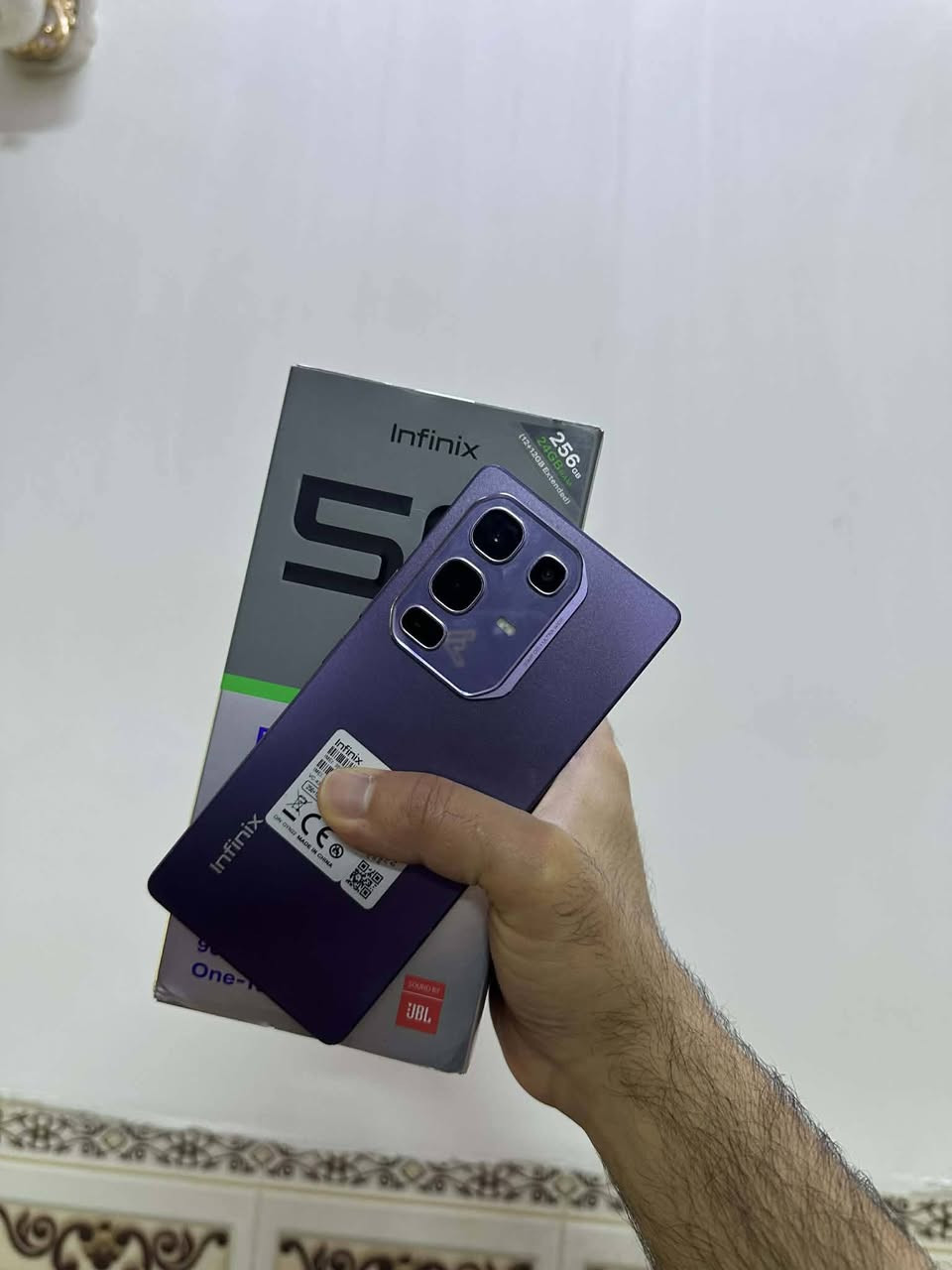 - مستخدم نظيف كلش 

- رام 12 ذاكره 256

- شاشه 144 هيرتز 💥

- غراضه كامله من ، كفر ، وشاحنه واير ليس ، وشاحنته بقوة شحن 90واط ، وسماعات .

سعر 265 شامل التوصيل .
***********
