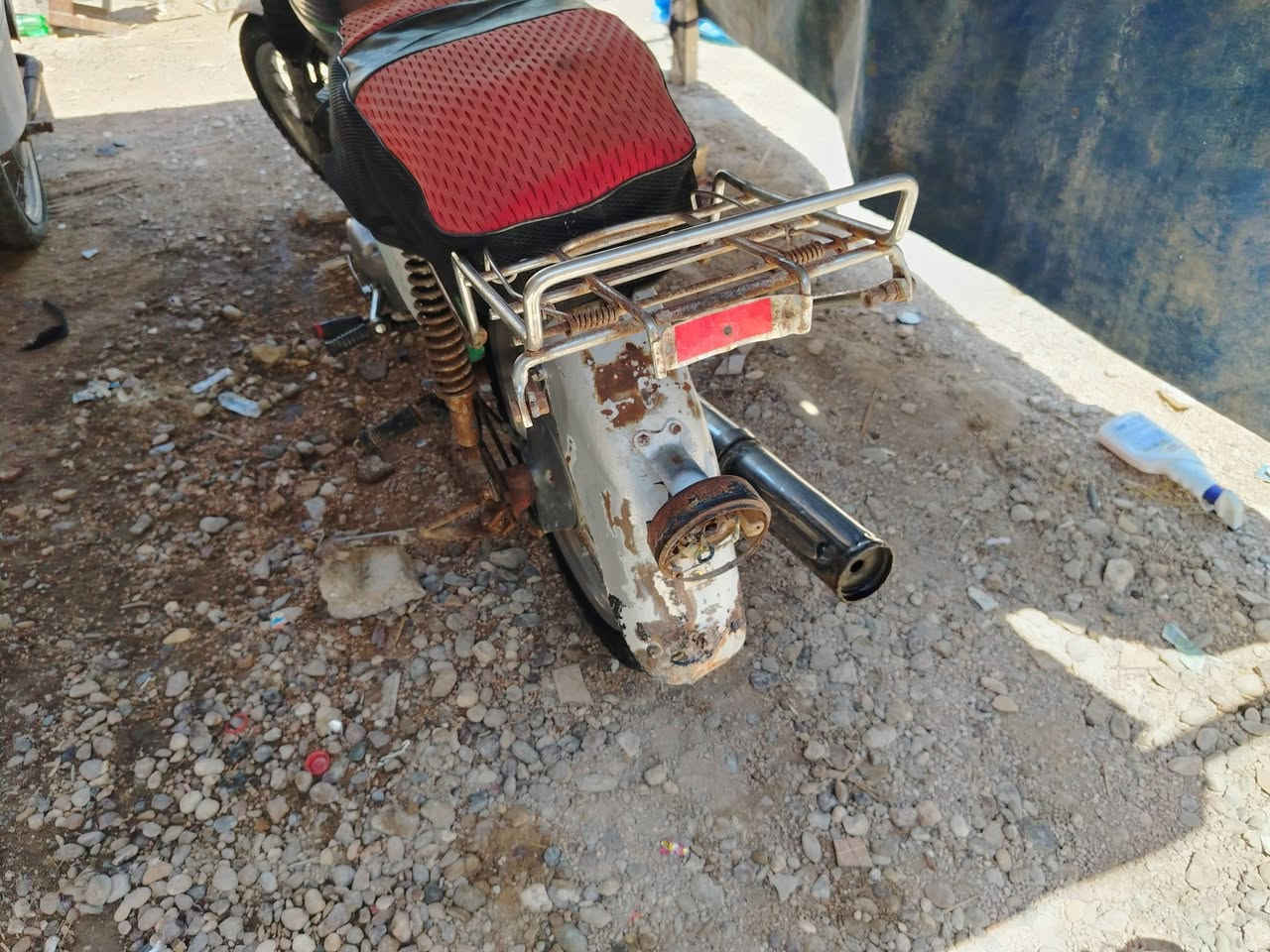 من رخصت المدير  ١٥٠ للبيع، دوبه بلاديه للبيع مكان الأنبار هيت اتصل على ***********
