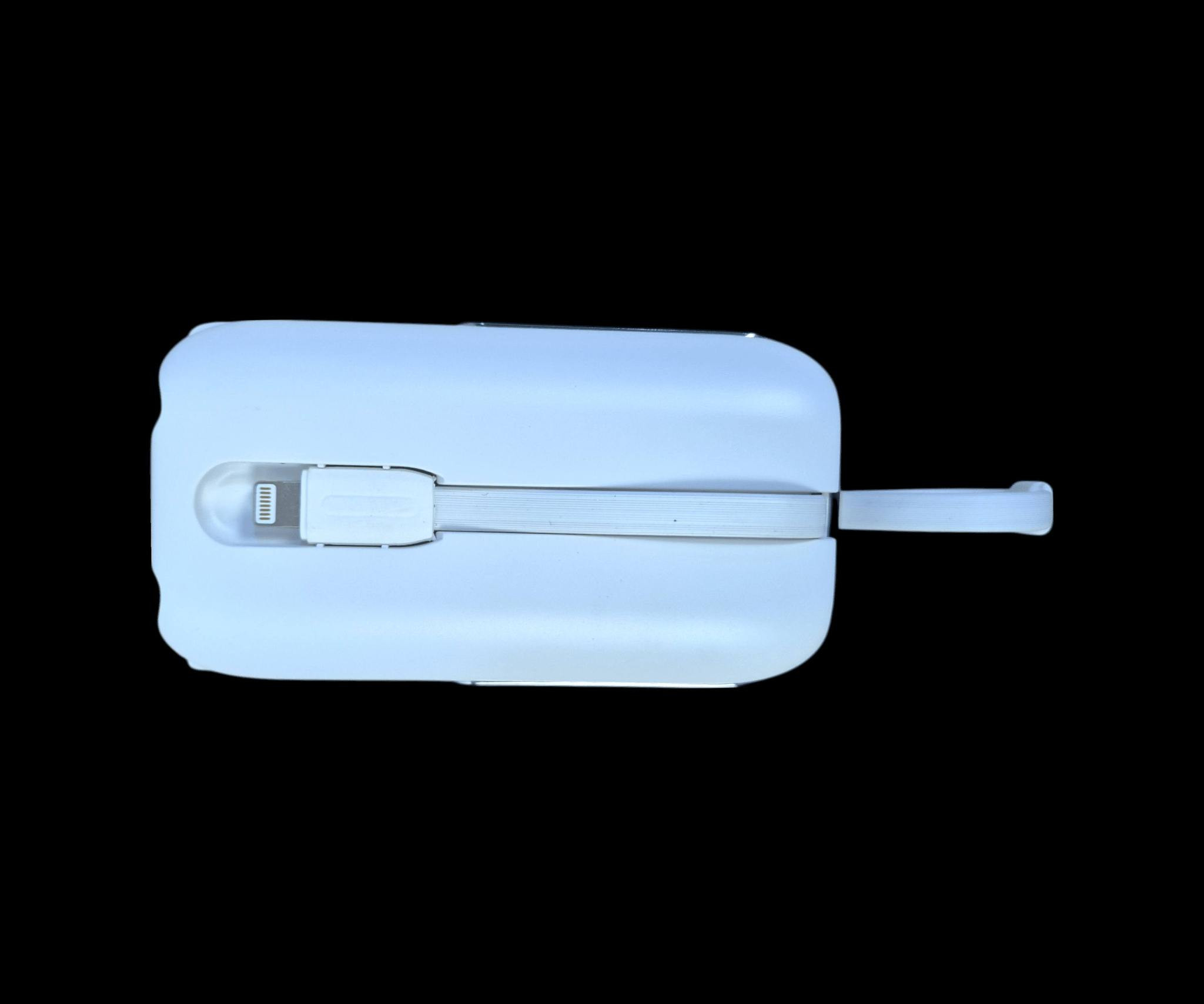 سماعات (ايربود) لاسلكية مع شاحن متنقل (باور بانك) 5200mAh
الاستخدامات:

الاستماع للموسيقى بجودة عالية أثناء التمارين أو التنقل.

إجراء واستقبال المكالمات بحرية تامة بفضل الميكروفون المدمج.

شحن هاتفك أو أجهزتك الأخرى باستخدام الباور بانك المدمج.

مناسبة للاستخدام مع جميع أنظمة التشغيل (Android، iOS، Windows، Mac، إلخ).

المميزات:

بلوتوث 5.3 لاتصال سريع ومستقر حتى 10 أمتار.

بطارية داخلية 5200mAh تعمل كباور بانك لشحن الأجهزة.

وقت تشغيل يصل إلى 5 ساعات لكل شحنة.

مقاومة للعرق والماء مناسبة للرياضة.

تحكم باللمس لتبديل الأغاني أو الرد على المكالمات.

كابلات مدمجة مزدوجة (Lightning + Type-C) للشحن السريع.

صوت ستيريو عالي الجودة مع عزل للضوضاء.

محتويات الصندوق:

زوج من سماعات TWS-T21.

علبة شحنباور بانك مدمجة.

كابل شحن USB Type-C.

دليل الاستخدام بعدة لغات.

ملاحظات:

سعة الباور بانك: 5200mAh.

وقت الشحن الكامل: حوالي 1 ساعة.

الوزن الكلي: 153 غرام.

أبعاد الغلاف: 17 × 8 × 4 سم.

يمكن استخدام العلبة لشحن هاتفك أو غيره من الأجهزة الصغيرة.

25 مع التوصيل


**إذا كنت صاحب هذا الإعلان وتريد حذفه لأي سبب، رجاءا أرسل رسالة إلى الدعم الفني**