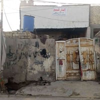 دار للبيع • ١٠٠م • حي طارق الوسط