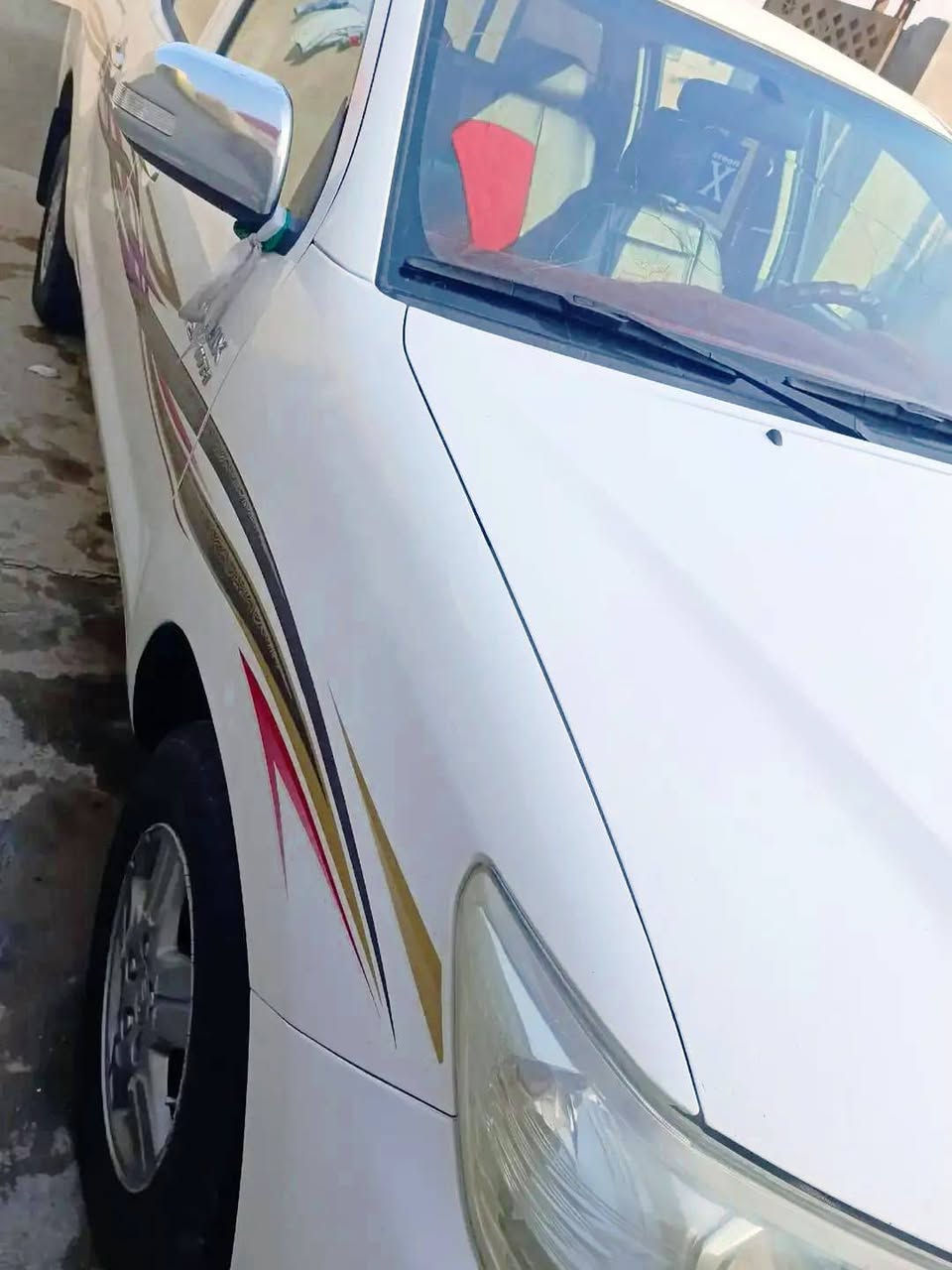 السلام عليكم سياره2015
 هايلوكس للبيع سياره كفاله عامه مكينه بس اللي قدامك اللي بالصوره شاصي 19 كويتي رقم بصره جير عادي المكان بصره الزبير رقم الهاتف ***********
