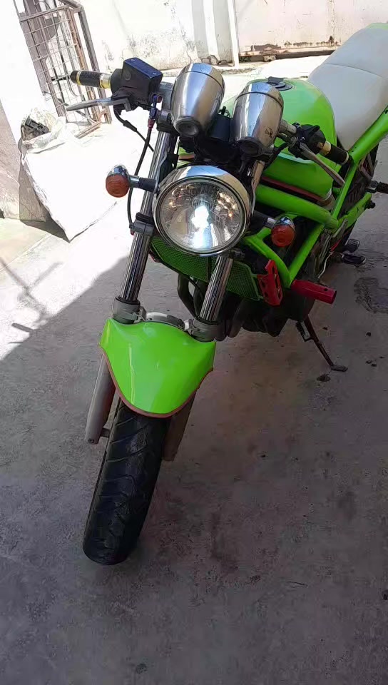 مكينه جديدة ممفتوحه الدراجه كامله مابيهه اي نقص السعر مليون و١٠٠ وبيهه مجال ***********
