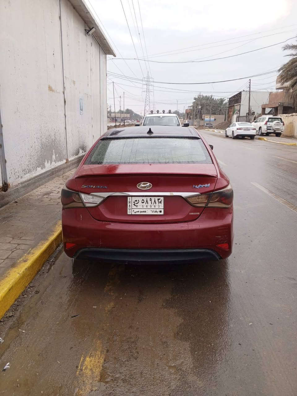 السلام عليكم . سوناتا 2012 للبيع 
محرك هايبرد كهرباء وبانزين شغال + التبريد شغال ثلج + السيارة فول كهرباء كشنات بانوراما سلايد روف كله شغال+ تخم تاير جيد . 
( حادثها أمريكي جاملغ أيسر بدون لغود بدون شواصي الصبغ البيها بنيد وجاملغات ثنين ودعاميه مال وارد) السيارة مكفولة وتحويل ثاني يوم مكان السيارة بغداد . رقم صاحب السيارة (***********) السعر 85 بغداد, العراق
