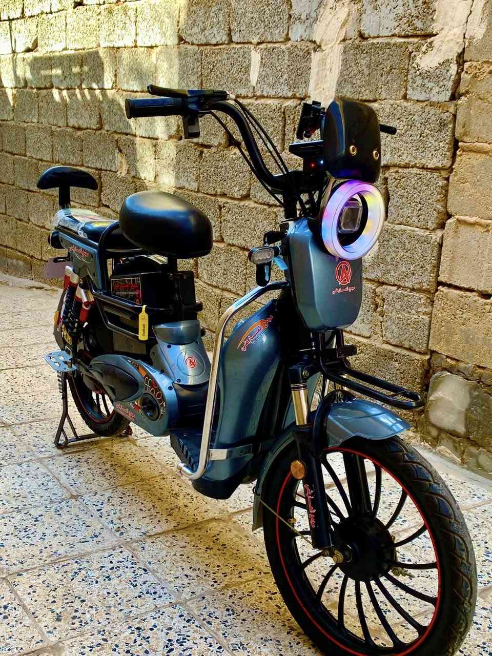 سلام عليكم شباب عندي هذا باسكل شحن للبيع مااعرف بيهن اني بس هوه جديد كلش وممستخدم هواي قبل فتره طلعناه من الوكيل الي يريده مكاني نجف مشخاب ***********
