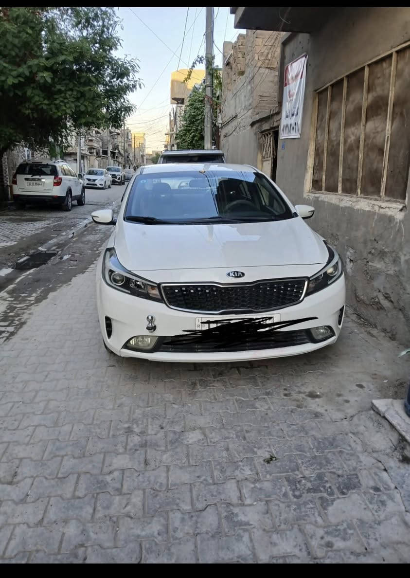 من رخصه الادمن كيا سيراتو 2018 سياره جاهزه من كلشي ***********
