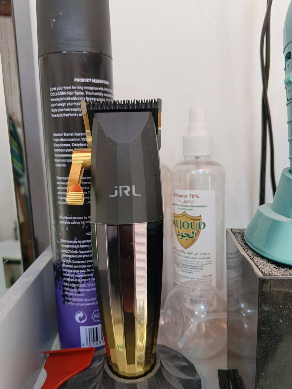 للبيع مكاين حلاقة نظاف استعمال قليل للاستفسار ***********
العنوان جبيلة قرب تايم سكوير
