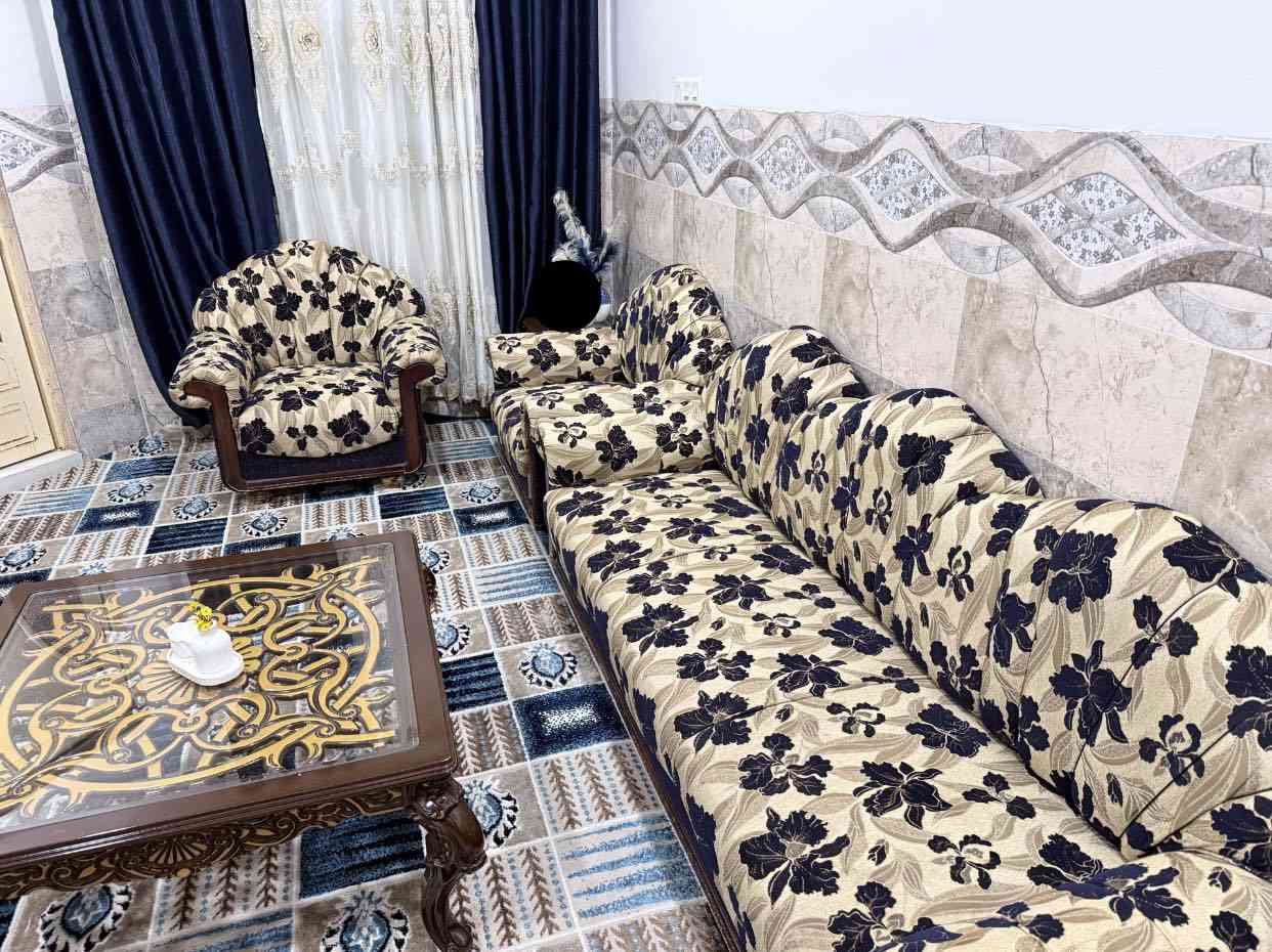 تخم قنفات للبيع
مستعمل نظافة￼￼ 95% لا كسر ولا شي 
اخو الجديد تقريباً
10 نفرات 
6 قطع يجي 
مكاني موصل حي المزارع 
السعر 350 الف 
الشراي يتواصل خاص او يتصل واتس
***********
