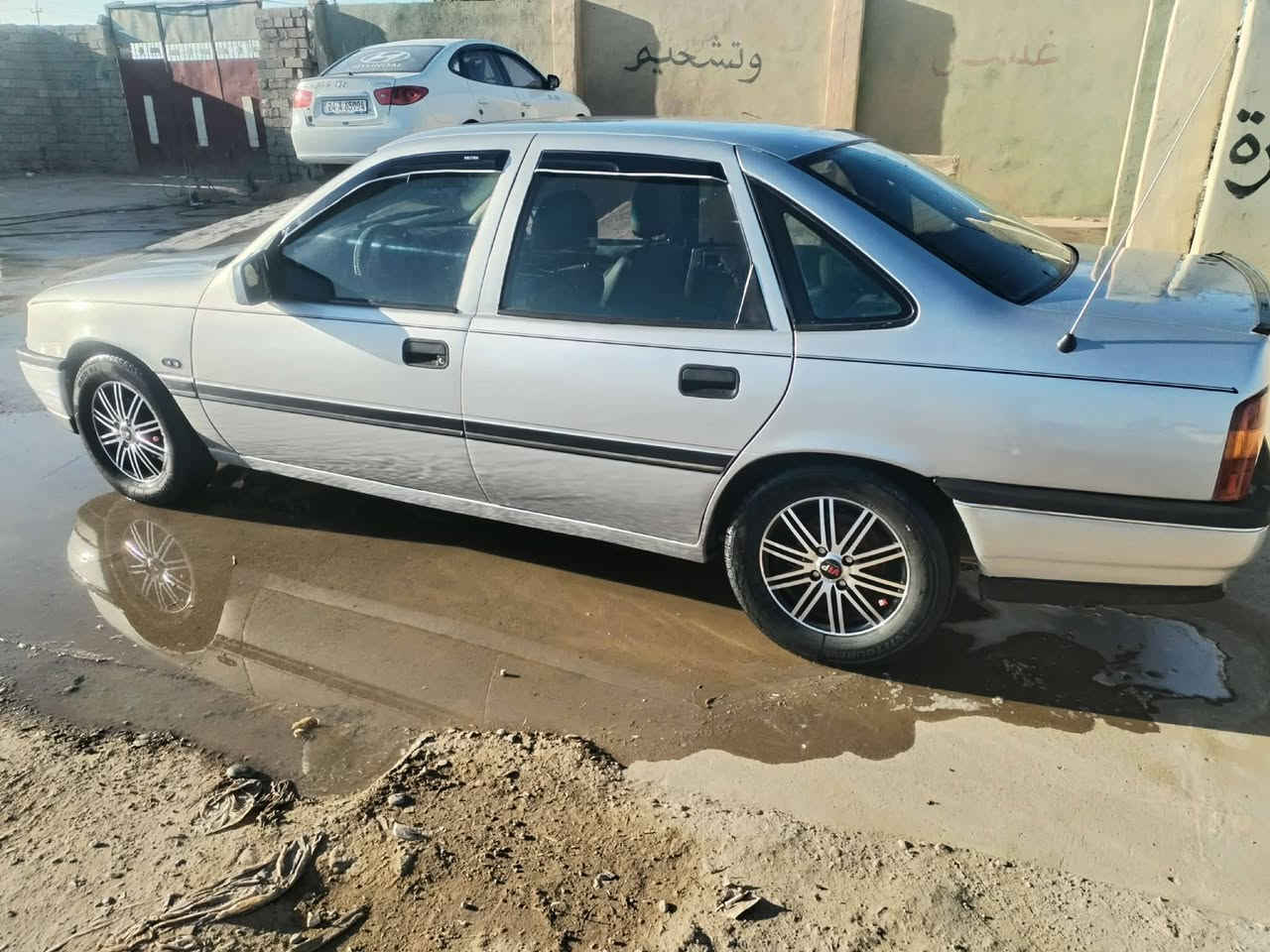 فكترا حجم 16م92 شرط التحويل كابون بنزين محرك وكير شرط بدون ضرر مطوز جماليه فقط بدون معجون السعر 45$ /***********/ ***********/ مكلف باالنشر اتصال علئ ارقام الموجوده مكان سياره موصل جانب الايمن

