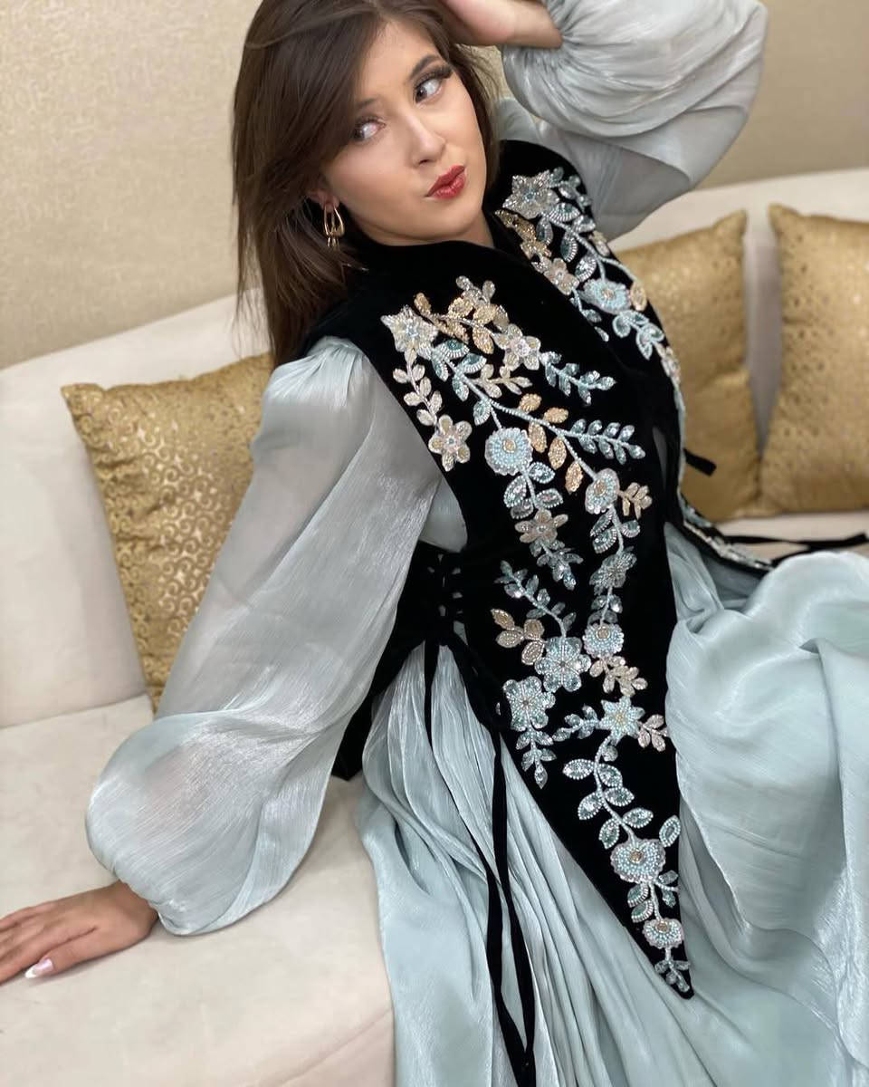 فستان رمضاني   قطعتين اوركزا كوالتي جدا عالي 
 قياس  38 40 42 44 46 48

🔴 : السعر 360  الف

للتواصل و الاستفار على الماسنجر او رقم التليكرام او الواتساب :
***********

قناة التلكيرام للدشاديش :

https://t.me/alabdin11
