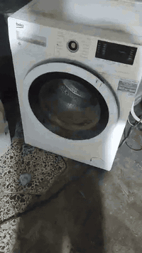 غسالات عددهن 7كلهن لمس شغالات بيهن نقص قليل لونشاف مايشتغل لو بيهن واير مكطوع انه ماعرلهن مال باله ابيع هيج لوحده ب٢٠ قفل تشوفه وتاخذه ليأخذهن شلع بيهن مجال شراي يخابر  ***********
