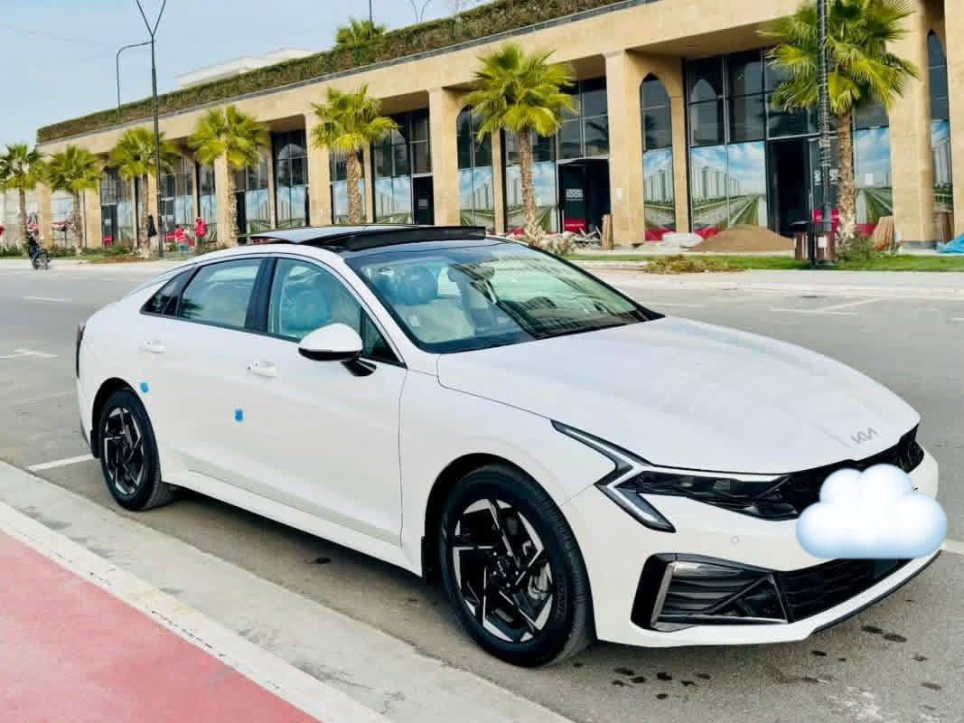 السلام عليكم
للبيع K5 2024 شكل 2025 خليجي 

فول مواصفات 🔥

1-بنوراما بلكامل

2- بصمات عدد 4 (بصمة تشغيل وبصمة أبواب وبصمه جنطة)

3- كشنات جلد

4- تبريد بيانو

5- كامرة خلفية

6- أنظمة قيادة عدد 5 

وبعد بيها مواصفات 

رقم بغداد 

محرك 2500 جتي لاين تنفس طبيعي 

ماشية 37 الف 

سيارة جديدة 

سيارة جاهزة ما ناقصها ماعده بارد بيه شبر بالباب

السعر 230 $ 

اي استفسار ***********

مكان بغداد الدورة اي ستفسار اتصل 🗣📲📞او وتساب
