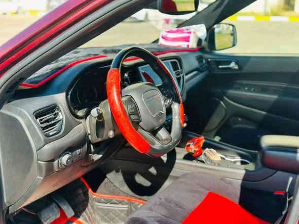 السلام عليكم .. دورنكو موديل 2022 هيمي موصفات RT معروفة مواصفاتها . ترهم مراوس سيارة اقل عالية 
متواجد واتساب فقط 
***********
السعر 245
