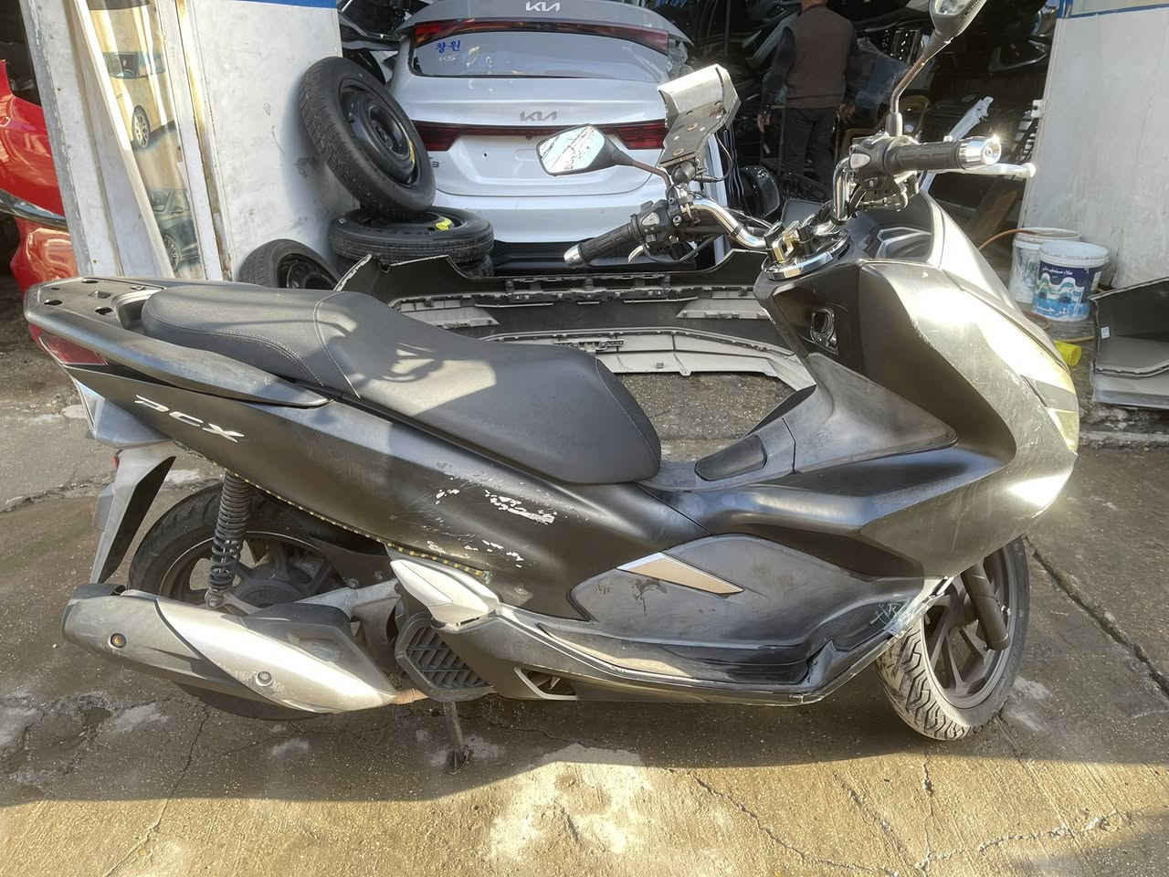 السلام عليكم دراجة pcx جيل الثالث اسود طافي وارد كوري  دراجة مماشيه بلعراق 

العنوان سوق بغداد القصر الابيض 

13ونص  دراجة رنبه 

***********
