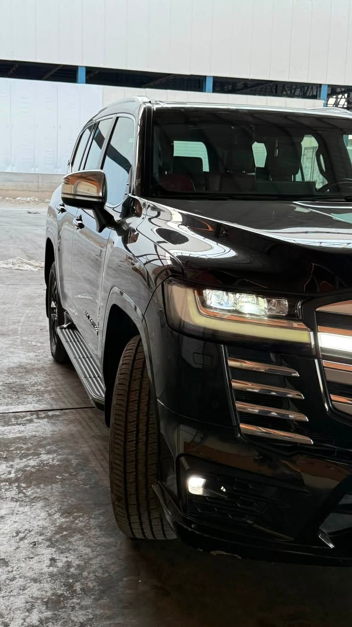 السلام عليك شلونهم الجناية
لاندكروز 2022 VXR 
تون تيربو حجم 3.5L
ماشية 72 الف

مواصفات :
السيارة بدون اي نقص
 ابواب شفط 
5 كامرات 360
كشنات جلد حمر تدفئة وتبريد
لايتات LED اشارة  تتابعية ( سهم )
شاشات كبيرة 
سبعة راكب 
السيارة بيهة هواي مواصفات vxr المعروفه
مكفولة كفاله عامة من الحادث 
*فقط رصعة صغيرة في الجاملغ الامامي
السعر 71$ /
رقم بغداد تحويل مباشر السيارة بأسمي 
مكان السيارة بغداد بسمايا 📍
للاستفسار اتصل بهذا الرقم ‭***********
رجائاً اخوان الخاص مغلق ( فقط واتساب او اتصال ) نخليكم على الراس

