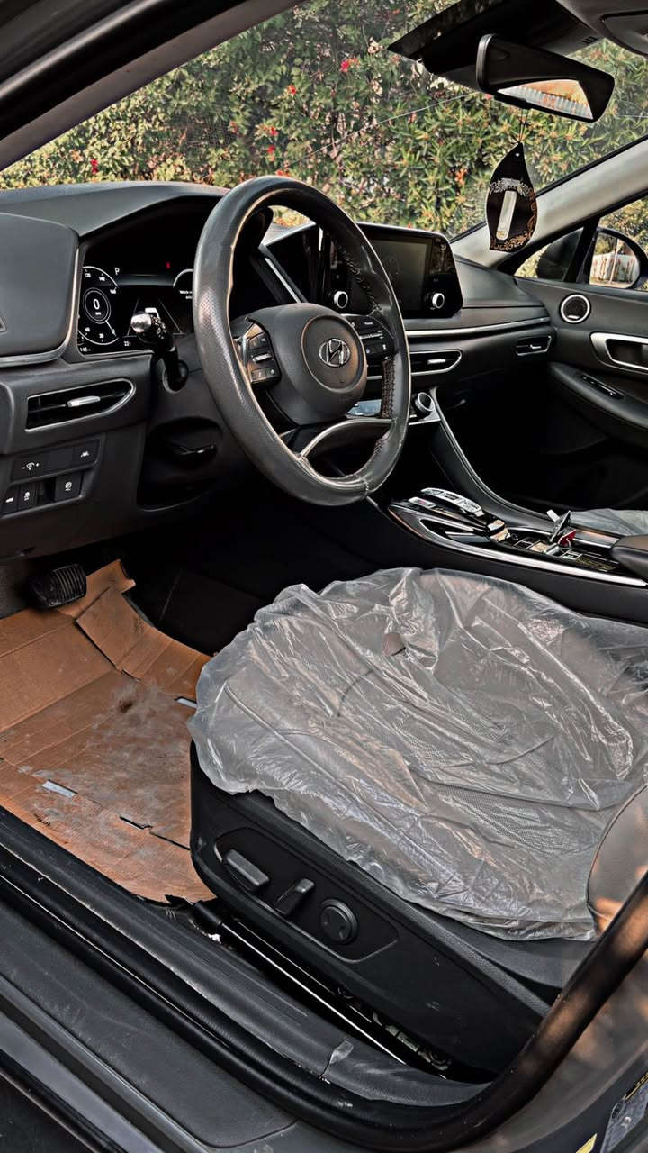 🔹 الموديل: 2020 (شكل 2023)

🔹 اللون: اسمنتي 

🔹 رقم: بغداد

🔹 الممشى:  50 mile

🔹 المحرك: 2500cc تنفس طبيعي

🔹 الحالة: بدون ايربكات –سليمة بالكامل

🔹 الضرر: قطعة واحدة فقط (جاملغ خلفي) صور الضرر مرفقة مع النشر

📞 للاستفسار: الاتصال على( الواتساب) *********** 

📍مكان السيارة: بغداد  

━━━━━━━━━━━━━━━

🔻  اهم المواصفات 🔻

✅ سقف بانوراما

✅ بصمة تشغيل + بصمة أبواب لمس + بصمة فتح صندوق

✅ تشغيل عن بُعد + إشارة ترحيب

✅ 4 رادارات (نقطة عمياء)

✅ تحديد مسار + أوتو بريك

✅ قيادة شبه ذاتية + توقف ذاتي

✅ مقاعد جلد كهرباء مع تدفئة

✅ شاشة ديجيتال (دشبورد إلكتروني)

✅ تبريد قطعتين + مناخ منفصل

✅ شحن وايرلس + 3 مخارج USB

✅ هاند بريك دگمة + Auto Hold

✅ 4 وضعيات قيادة + كير دگم

✅ أضوية لايتات LED أربع عدسات + لد نهاري + بگ لايت LED

✅ شاشة Apple CarPlay

✅ تحكم كامل بالستيرن

✅ شاشة تنبية  للاعطال

✅ فل حساسات ضغط اطارات

  وبعد بيها مواصفات 
السعر واتس او اتصل بغداد, العراق
