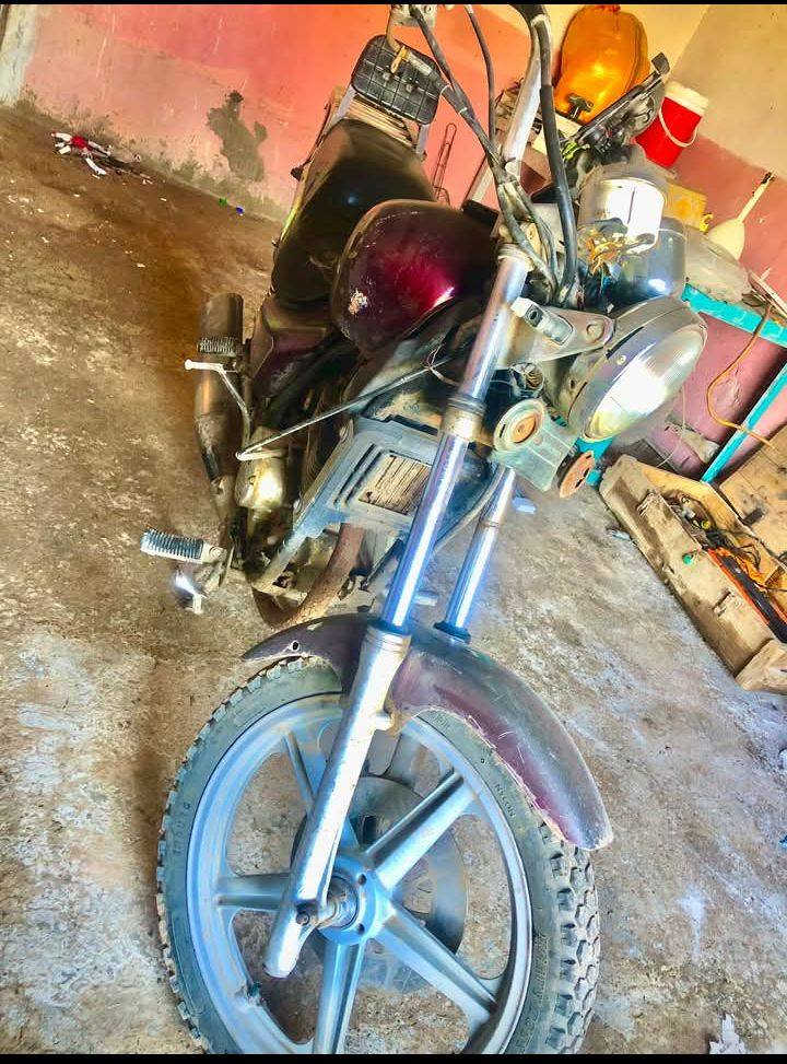 السلام عليكم ماطور هارلي 2ولف مكينه ناعمه مفتوحه تجفيت جديد كرهبيات كله شقله تخم تير جديد  نقص بس باتري السعر 375بيه مجال شي قليل المكان صلاح الدين قضاء بلد اتصال عل رقم ***********
