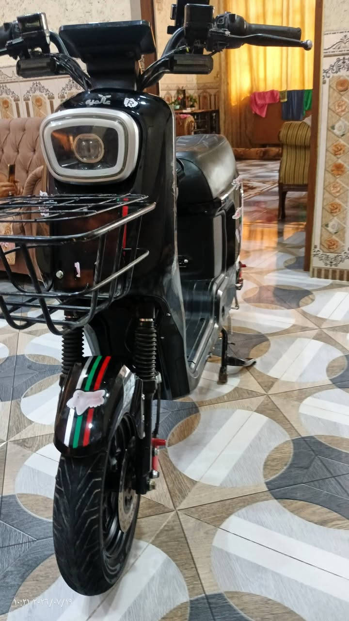 دراجه شحن R8 دراجه نضيفه وقويه وسريعه 5 بطاريات 3 نمر السعر 350 وبيها مجال العنوان ديالى ناحيه كنعان رقم ***********
