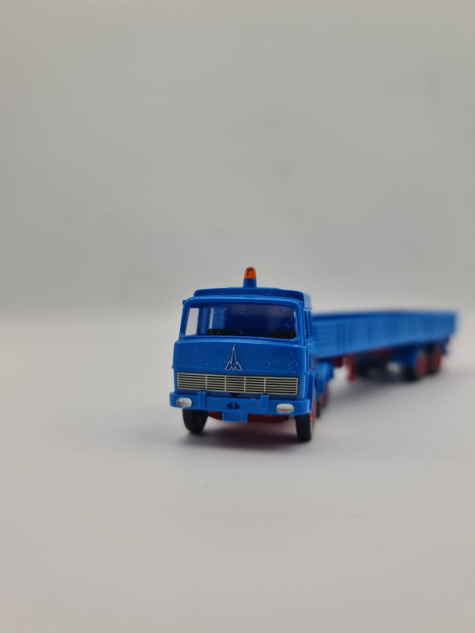 WIKING
1/87
50 الف مع التوصيل
https://turu.store
يوجد توصيل لجميع محافظات العراق


**إذا كنت صاحب هذا الإعلان وتريد حذفه لأي سبب، رجاءا أرسل رسالة إلى الدعم الفني**