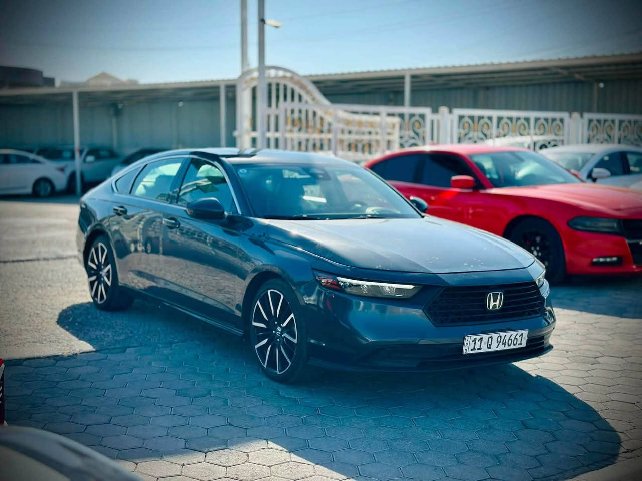 هوندا أكورد Touring 2023 🤍 تورنك 
مراوس او بيع 

للبيع هوندا أكورد Touring موديل 2023، سيارة فاخرة تجمع بين الأداء، الراحة، وأحدث التقنيات، بحالة ممتازة وجاهزة للاستخدام.

المواصفات:
ضرر بنيد فقط +راس شاصي ايسر 
صور الضرر مرفقة 

* محرك 4 سلندر 
تبريد تفئه كشانة 
* فتحة سقف.
* شاشة لمس كبيرة.
* كاميرا خلفية.
* تشغيل بصمة (Smart Key).
* تشغيل زر.
* دخول ذكي.
* جلد فاخر.
* مقاعد كهربائية.
* تدفئة وتهوية للمقاعد.
* ذاكرة لمقعد السائق.
* مثبت سرعة راداري.
* نظام المحافظة على المسار.
* تحذير النقطة العمياء.
* حساسات خلفية. 
* Apple CarPlay وAndroid Auto.
* نظام صوت Bose.
* جنوط رياضية ألمنيوم.
* تحكم بالمقود.
* بلوتوث.
* مكيف أوتوماتيك ثنائي التحكم.

الممشى: 59 ألف فقط.

السيارة نظيفة جداً، جاهزة للاستخدام ولا تحتاج أي مصروف، والفحص خير دليل.

📞 للاستفسار يرجى التواصل على الخاص أو الاتصال.
الرمادي مركز المدينة 
السعر ١٩٥ وبيه مجال 

***********

