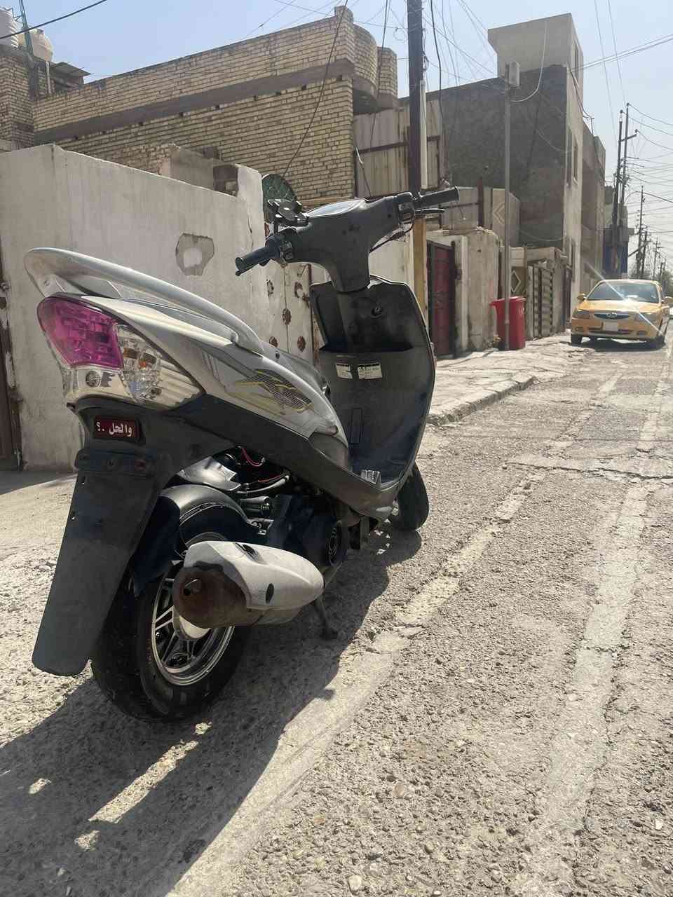 السلام عليكم 
دراجة ماكس عدلة 
الدراجة كالمة مكملة 
سلف هندر تشتغل 
الدراجة ختم واحد كفر وسوادة واشاير كلة ختم واحد 
المكينة بلادية 49 ممفتوح بيه برغي 
كهربائيات شغالات دراج على اخر حباية 
المكان بغداد الدورة 
رقم الهاتف ***********
