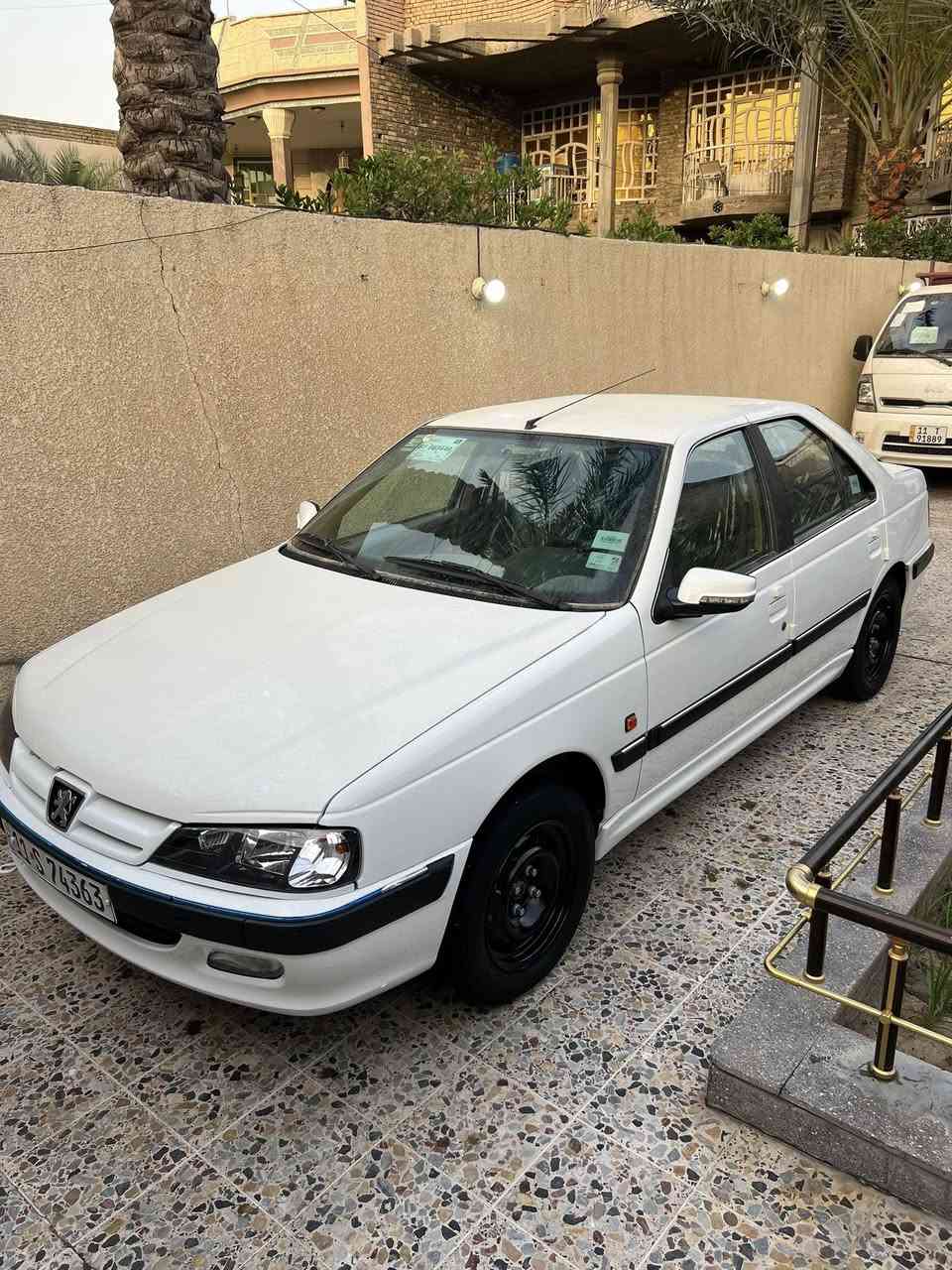 السلام عليكم
بيجو بارص رقم بغداد 

تحويل ثاني يوم رقم إنكليزي

سنوية جديدة صدر جديد سيارة ماشية ٧٩ حقيقي شرط ع فحص سيارة ع وضعيه الشركة سبير ما نازل الشراي يتصل مكاني بغداد 

***********
