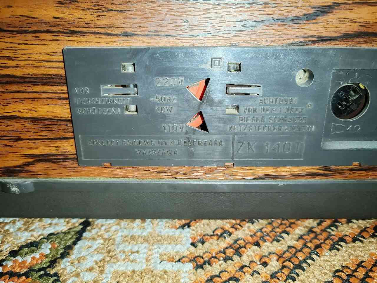 السلام عليكم أخواني جهاز  UNITRA .ZAK...de luxe  بولندي موديل 1967 جهاز نظيف وشغال جهاز بكرات قديمه شرط الشغل  ونظيف وزن ثقيل جدا


**إذا كنت صاحب هذا الإعلان وتريد حذفه لأي سبب، رجاءا أرسل رسالة إلى الدعم الفني**