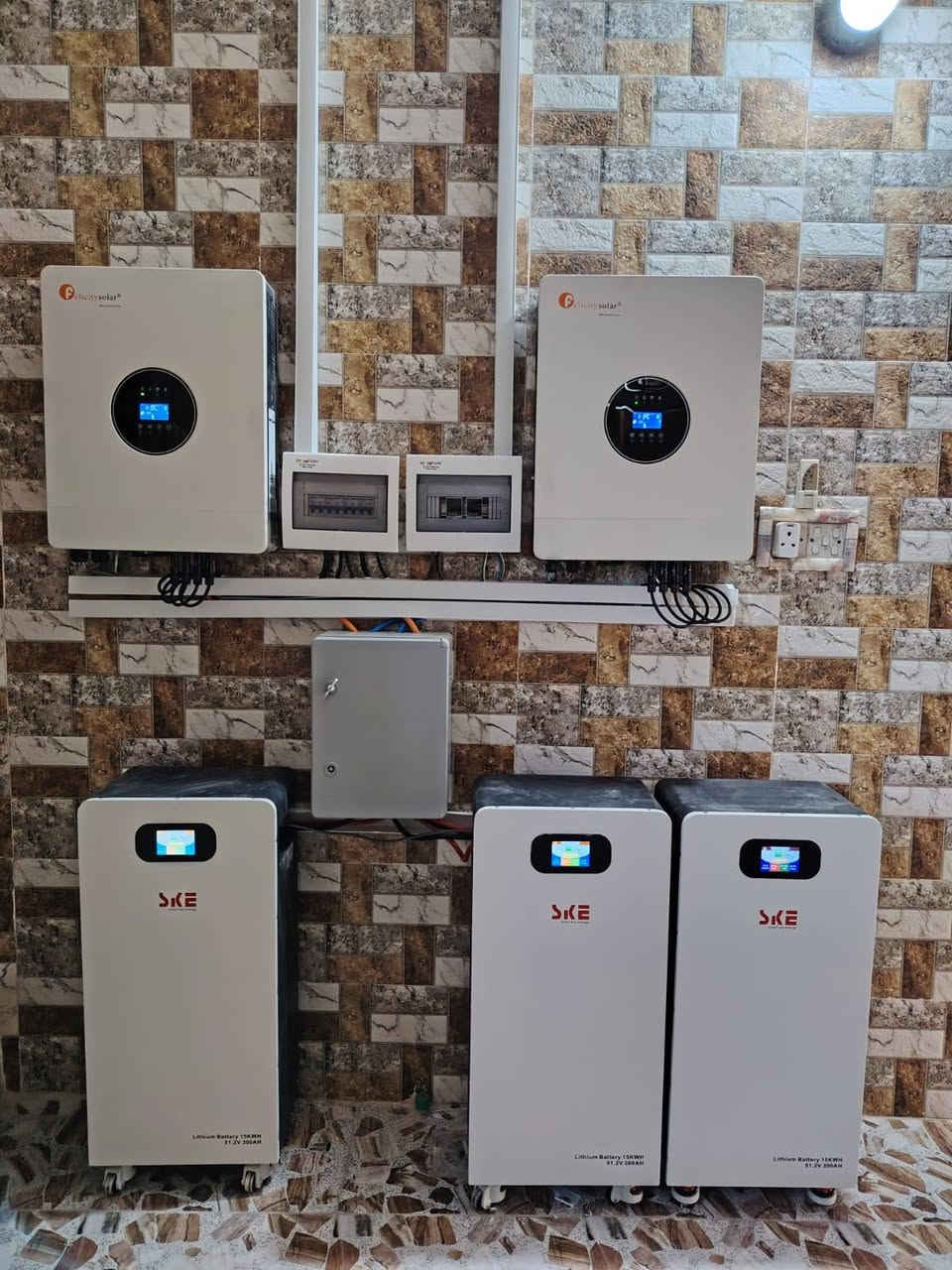 بفضل الله وبحمده قامت كوادر شركتنا (شركة المهندس للطاقة الشمسية) بنصب منظومة طاقة شمسية منزلية لأحد زبائن شركتنا
العرض الاقوى تحطيم الاسعار 🔥 🔥 🔥 🔥 🔥 🔥
العرض الاول 🔥 🔥 🔥
السعر : 4،500،000 نقدا
السعر : 6،000,000 قسط 
القسط الشهر 333 الف فقط
القدرة : 20 نهاري و 15 ليلي 
الألواح: 620 واط ضمان 15 سنة  عدد 8
البطارية: ليثيوم حجم 15 كيلو واط ضمان 5 سنة
الانڤيرتر :  حجم 6 كيلو مع واي فاي مدمج ضمان 2 سنة 
العرض الثاني 🔥 🔥 🔥
السعر :  3,3750,000 نقدا
السعر :5,000,000 قسط
القسط الشهري277 الف فقط
القدرة : 10 نهاري و 10 ليلي 
الألواح: 610 واط ضمان 15 سنة  عدد 5
البطارية: ليثيوم حجم 10 كيلو ضمان خمس سنوات
الانڤيرتر :  حجم 6 كيلو مع واي فاي مدمج ظمان 2 سنة
العرض الثالث 🔥 🔥 🔥
السعر : 3.000،000 نقدا
السعر : 4,250,000 قسط 
القسط الشهري 236 الف فقط
القدرة : 10 نهاري و 7 ليلي 
الألواح: 620 واط ضمان 15  سنة عدد5
البطارية: ليثيوم حجم 7 كيلو ضمان خمس سنوات
الانڤيرتر : حجم  4 كيلو ضمان 2 سنة 
العرض الرابع 🔥 🔥 🔥
السعر : 2،500،000 نقدا
السعر : 3,500,000 قسط
القسط الشهري 223 الف فقط
القدرة : 8 نهاري و 5 ليلي 
الألواح: 620 واط ضمان 15 سنة  عدد 4
البطارية: ليثيوم حجم 5 كيلو ضمان خمس سنوات
…………………………………………
المنظومات الحامضية  
العرض الاول  🔥🔥🔥
السعر: 2.500.000 نقدا 
السعر: 3.500.000 قسط 
القسط الشهري 223 الف فقط 
القدرة: 9نهاري و6 ليلي 
الالواح : 620 واط ضمان 15 سنة عدد 4 
البطارية: اوكايا 200امبير c10 عدد 2 ضمان 1 سنة 
الانڤيرتر : حجم 4.2KW ضمان 1 سنة 
العرض الثاني 🔥🔥🔥
السعر: 1.750.000 نقد 
السعر: 2.500.000 قسط 
القسط الشهري 166 الف فقط 
القدرة: 7 نهاري و 3 ليلي 
الالواح: 620 واط ضمان 15 سنة عدد 3 
البطارية : اوكايا 200 امبير c10 عدد 2 ضمان 1 سنة 
الانڤيرتر : 4.2KW ضمان 1 سنة 
 #شركة #المهندس #للطاقة #الشمسية 
كركوك - الحويجة - شارع المشاتل قرب جامع كامل الحاج صكر مجاور شركتي الدليان والصبحي للحجم والعمرة


**إذا كنت صاحب هذا الإعلان وتريد حذفه لأي سبب، رجاءا أرسل رسالة إلى الدعم الفني**