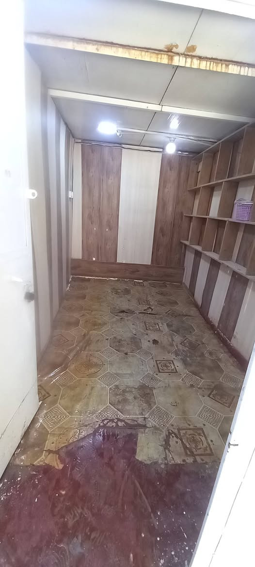 كرفان للبيع بسعر مناسب جدا القياسات 2×3 الكرفان مغلف مِن الداخل المكان بغداد الكرغوليه السعر ٤٥٠ الف رقم الهاتف ***********
