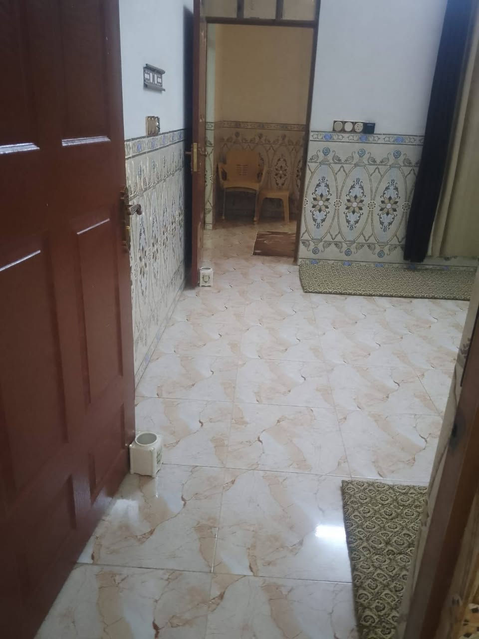 مكلف بالنشر بيت للبيع
الموقع الحورية الجديدة قرية شكرٱ الشارع العام مساحة الارض ٦٠٠ متر ومساحة البناء ٢٠٠ متر يتكون البيت من غرفتين نوم+ استقبال+هول استقبال+ مطبخ البيت جاهز

***********هاتف.صاحب البيت
