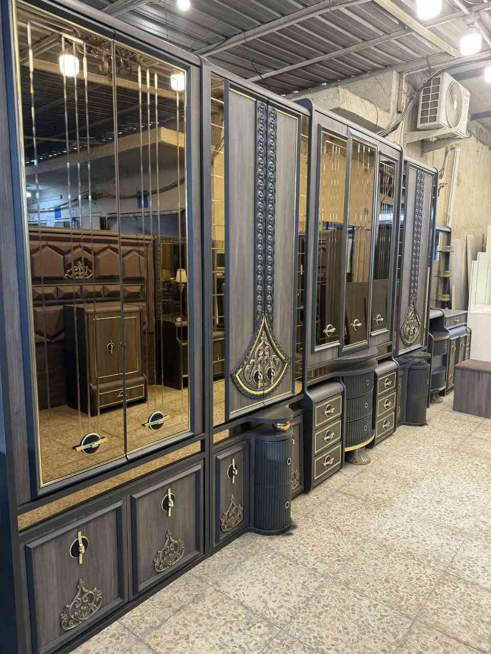 @إشارة ✨ غرفة تركي  اصلي صبغ حراري مودرن 10 قطع ✨
نظام أبواب   بروفايل فاخر
سرير مخزن جك 
 ضهر بلوك
 جام ليزري برونزي أنيق 
 قماش وتر بروف أصلي
 سرير مخزن جك 
✨ نظافة 99/💯 
🚚 شد ونقل مجاني داخل بغداد
📦 توصيل للمحافظات بأسعار رمزية
للحجز اخذ سكرين وتفضل خاص✨


**إذا كنت صاحب هذا الإعلان وتريد حذفه لأي سبب، رجاءا أرسل رسالة إلى الدعم الفني**