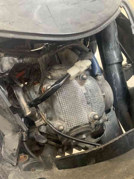 ماكس عدله للبيع دراجه هندر سلف كله شقال ضفيره مال تفصيخ جديده 
كابريتر جديد شيال رياضي اصلي ستان صفح رياضي يده رياضي قبق فلاوين رياضي
وياله اصليه مو تجاري تايرات جلياتين دراجه بيها دخانه خفيفه بس تحمه تروح صارت البارحه ويرادلها خرس مال كلج امامي فقط 
والباقي كله شقال دراجه مكينه ملحه كلش مكاني بغداد حي النصر رقمي *********** دراجه معروضه 400 وبيها مجال
