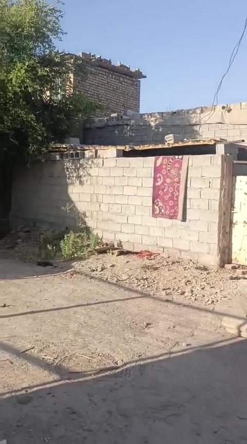 للبيع 200 متر سند 25 قرار للمحكمة كافه خدمات 

حي دجله قرب حي نصر 

سعر 35

اي ستفسار تصل ***********
