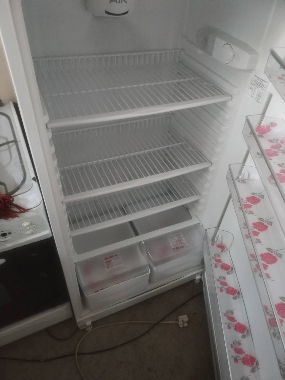 ثلاجه كلش نضيفه بعدها صفر بلادي للبيع *********** ***********
