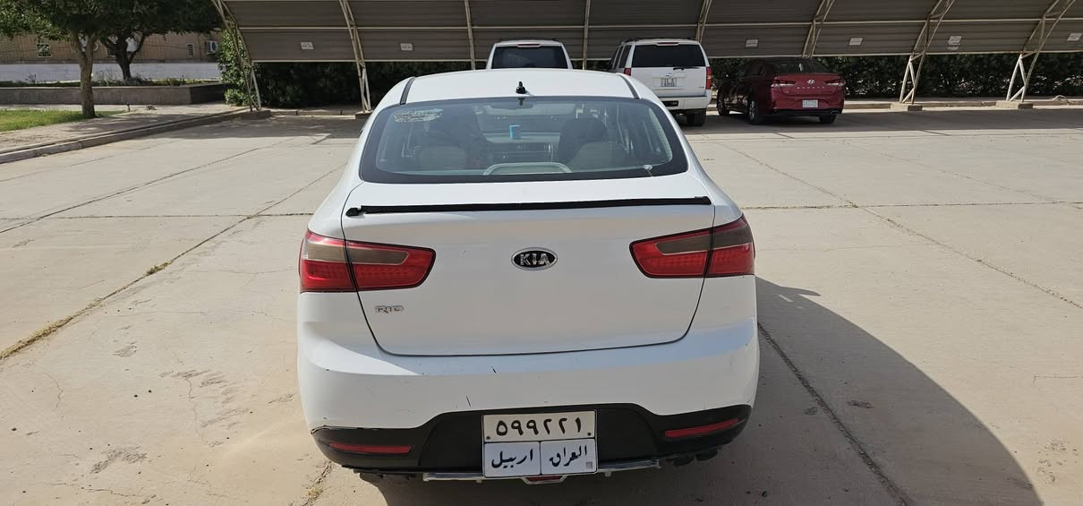 سيارة كيا ريو ٢٠١٣ 
السونار مرفق
التبريد لا يعمل 
اتصال على ***********
عنواني نجف 

السيارة ببد جناي وقبل فترة بدلت تيارات وفيت بم
السيارة حلوة ونظيفة وما بيها غير الموجود بالسونار
المحرك نظيف ومداريه احسن دهن وبنزين محسن النجف, العراق
