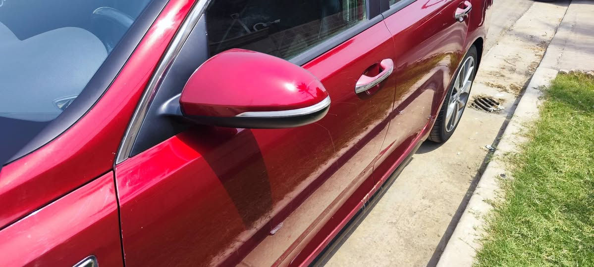 السلام عليكم 
Kia Optima S 2019
وارد امريكي 
حادثها چاملغ السايق مصلح بدون ايرباگ
صور الحادث مرفقه
لون السياره ماروني

المواصفات 
1) كاميرا خلفيه
2) مكينه 2,400 GDI
3) شاشه كبيره Android Auto و Apple Car Play
4) رادار امامي و خلفي و جانبي
5) حساس خلفي 
6) تحديد مسار 
7) مثبت سرعه 
8) كشنات جلد و مخمل
9) كشن السائق كهرباء
10) تحكم بالستيرن
11) اشاير بالمري
12) نقطه عمياء
13) لد امامي و خلفي
14) حساس اطارات
15) ثلاث وضعيات قياده ايكو و عادي و سبورت

رقمها بغداد
السياره ماشيه 74 الف ميل قابل للزياده 
السعر 147,000دولار  و بي مجال بسيط 
للتواصل وتساب *********** بغداد, العراق
