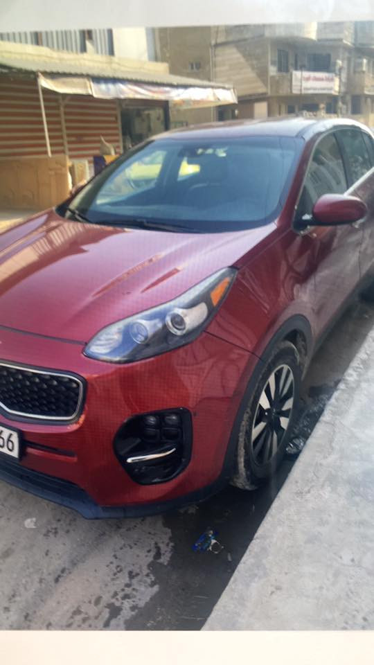 سلام عليكم.  للبيع سبورتج ٢٠١٨ وارد أمريكي  رقم سليمانية وباسمي   محرك ٢٤٠٠ gdi  ماشية 73ألف   سيارة كلش حلوة  داخلة للعراق كلين   بس نطخت عندي  شي خفيف عدلتها على البارد بابتين عكس السائق  وللاستفسار اكثر الاتصال بالرقم 
واتساب *********** 
السعر 16000$
ملاحظة صورة الضرر موجودة مع الصور قبل التصليح
